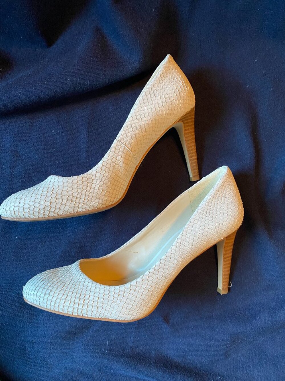 Nine West white snake skin heels sz 9